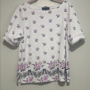 Karen Scott- Floral White and Pink Top size: Large